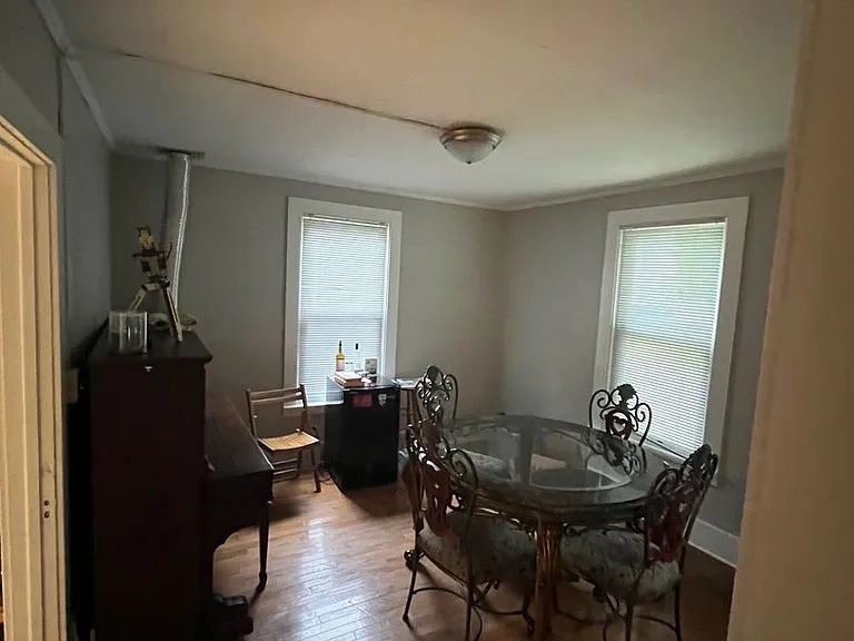 414 E Marshall St — Photo 50