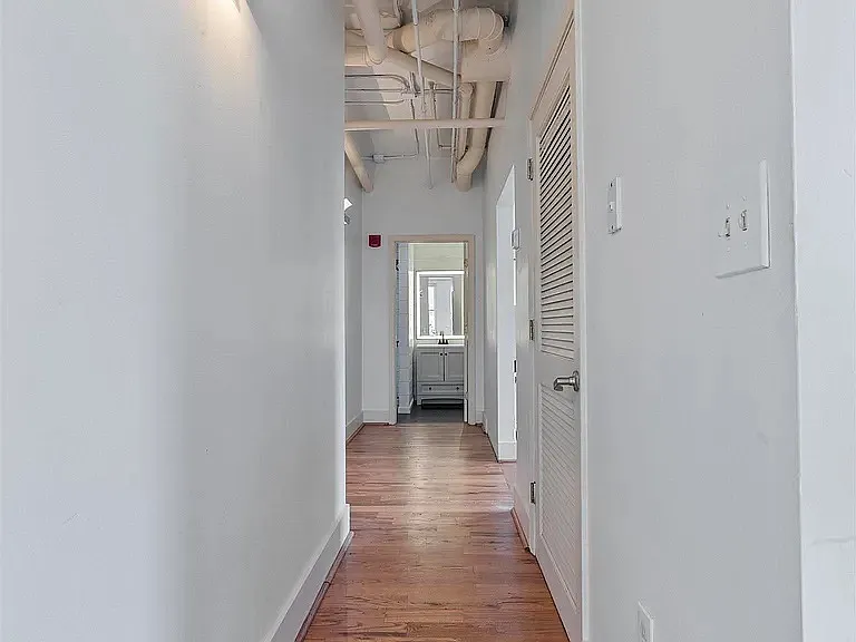 2008 3rd Ave N #4B — Photo 6
