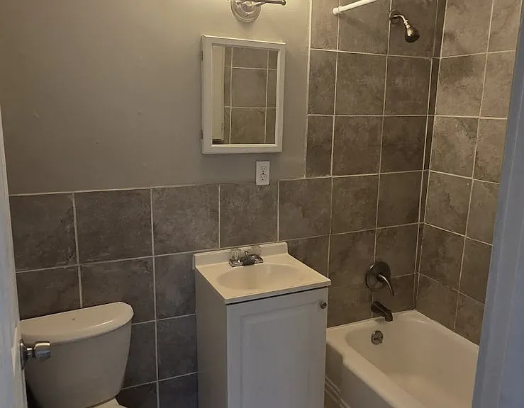 518 Baker St #2 — Photo 4