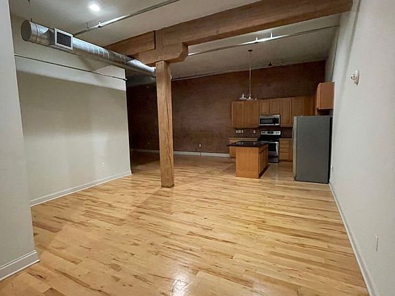 5th image of 2109 Broadway Unit 307 St