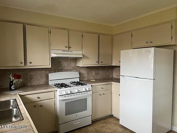 4th image of 126 Tubman Cir