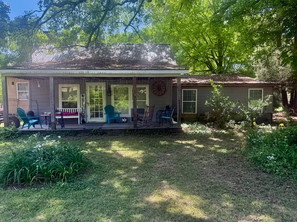 1076 Mountain View Rd, Trion, GA 30753