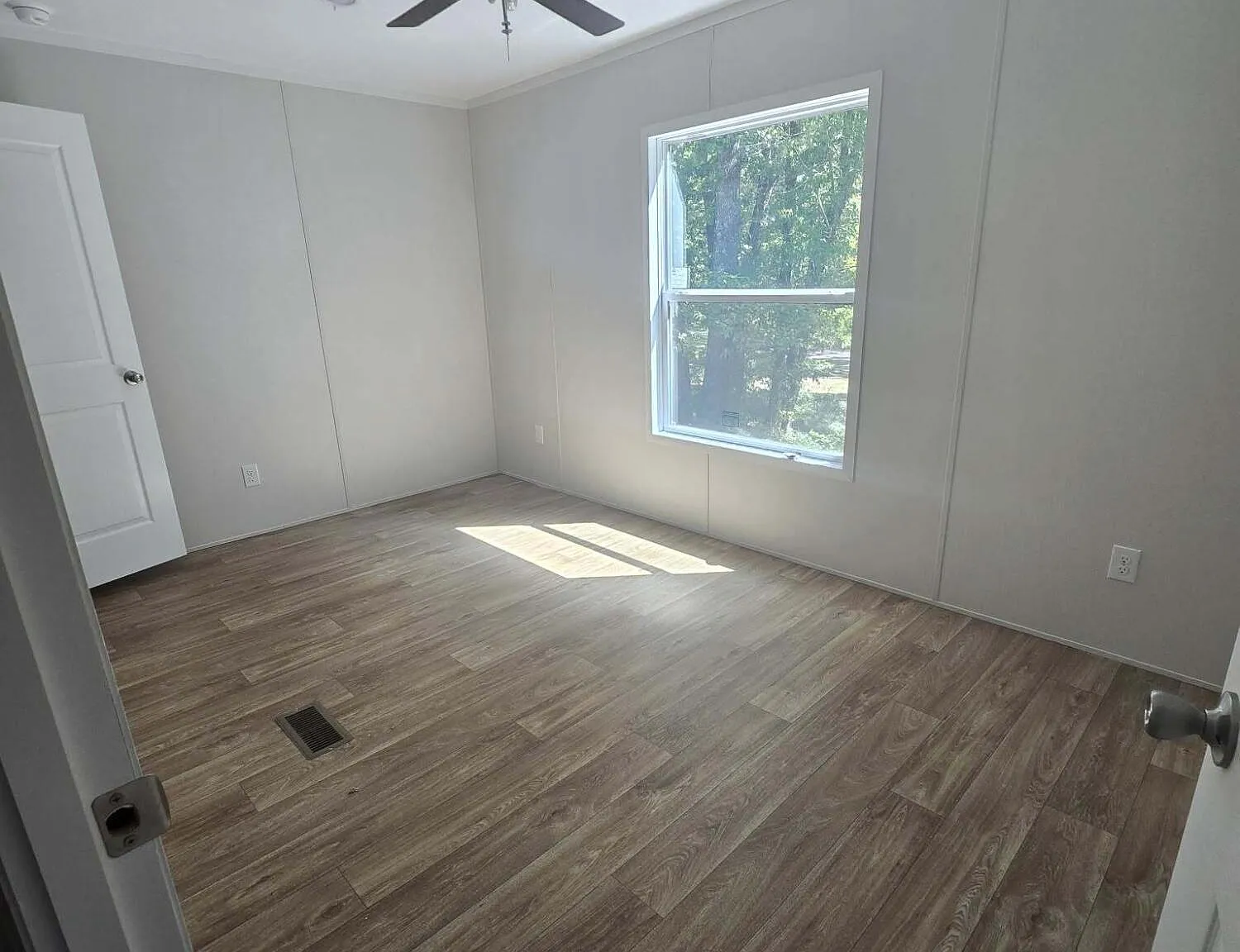 3 bed, 2.0 bath, 1152 sqft, $1,650 — Photo 4