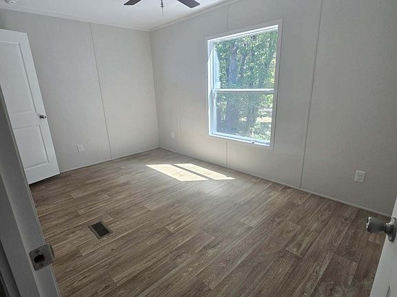 4th image of 140 Saint Paul Rd