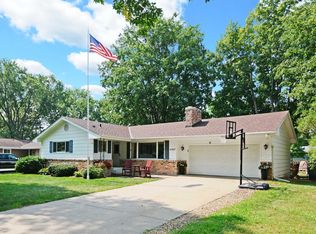 4707 Sharon Ln, White Bear Lake, MN 55110