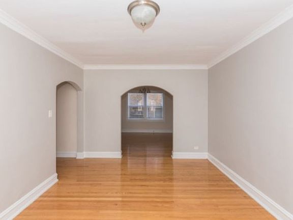 4th image of 1716 W Albion Ave #D