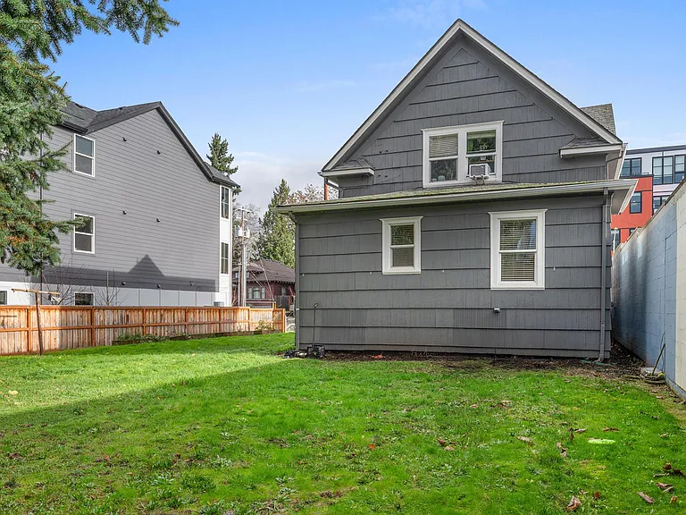 4743B N Albina Ave — Photo 4
