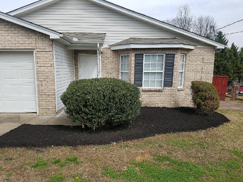1st image of 210 Lake Forest Dr