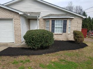 210 Lake Forest Dr, La Vergne, TN 37086