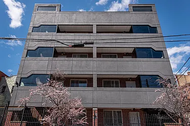 385 Vernon Avenue in Stuyvesant Heights