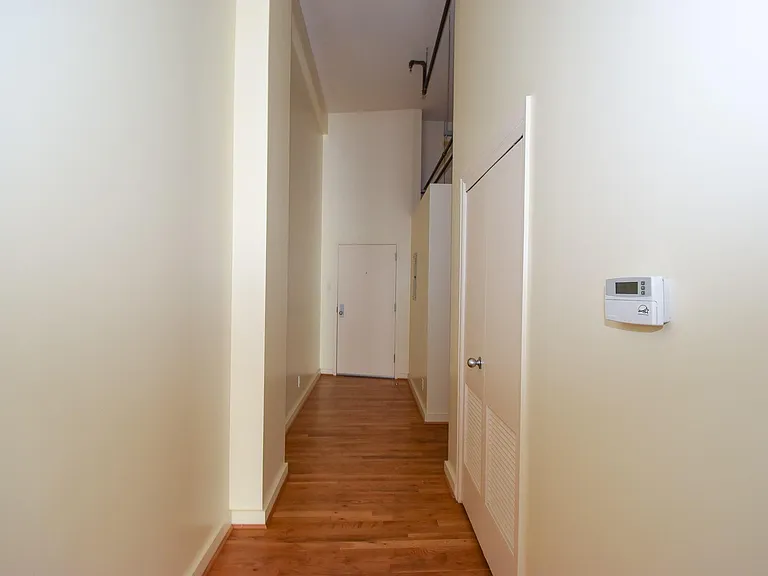 915 Franklin St #2H — Photo 10