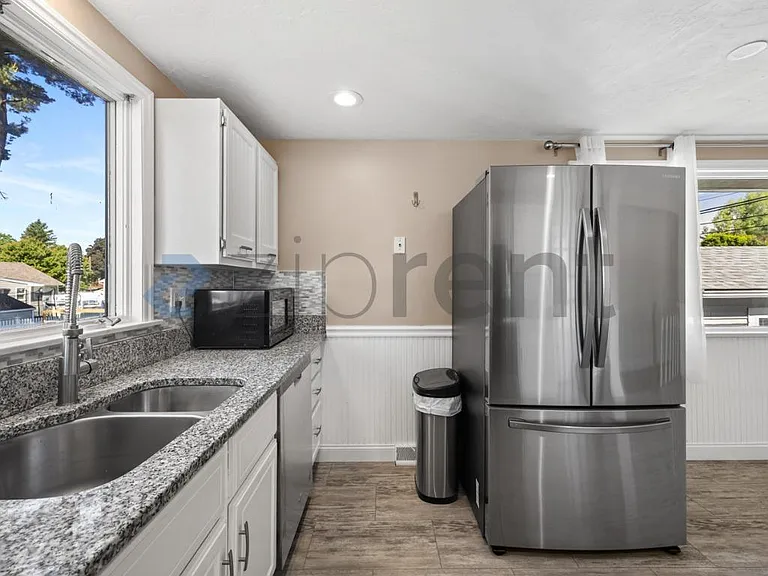 371 Salem St — Photo 7