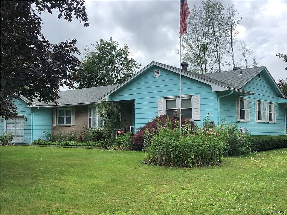 1st image of 7 Sherwood Dr