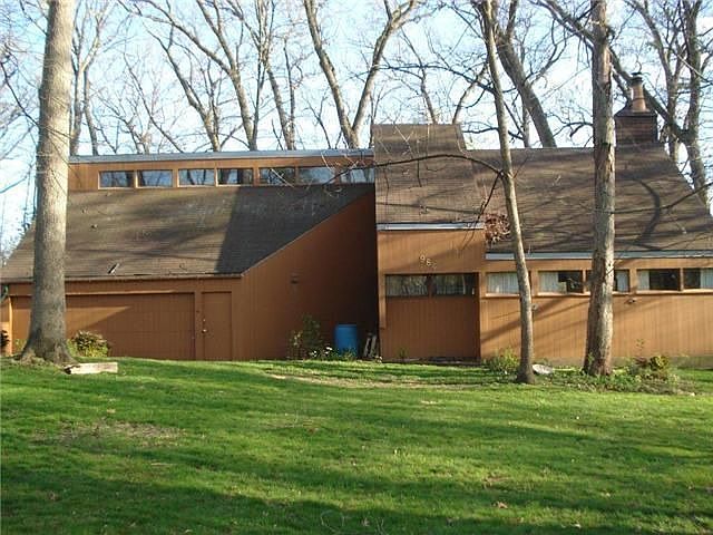 1st image of 984 Lakewood Dr