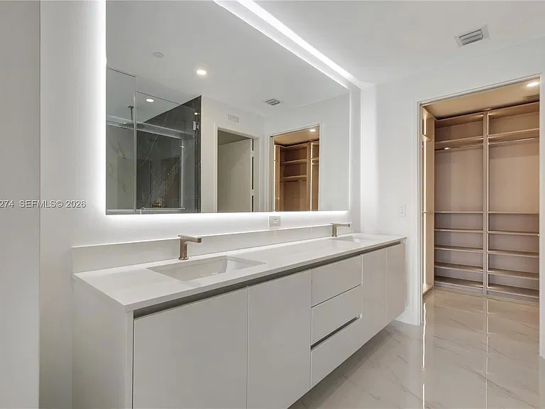 700 NE 24th St #4106 — Photo 14