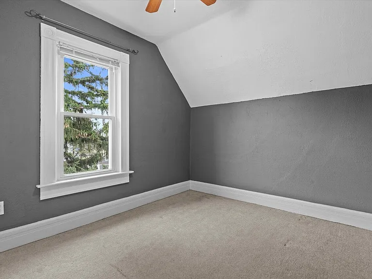 Upstairs bedroom 2