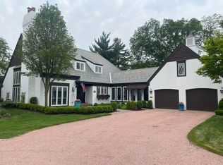 104 Burr Ridge Clb, Burr Ridge, IL 60527