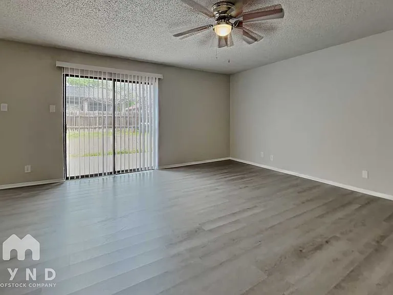 8031 Manderly Pl — Photo 6