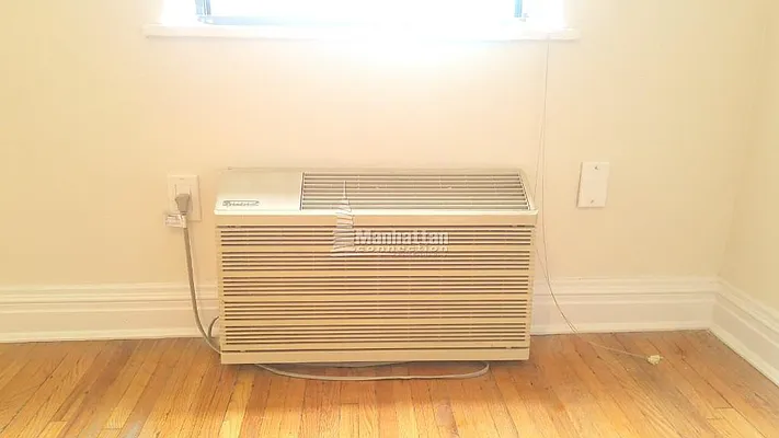 Rented by Manhattan Connection | media 15