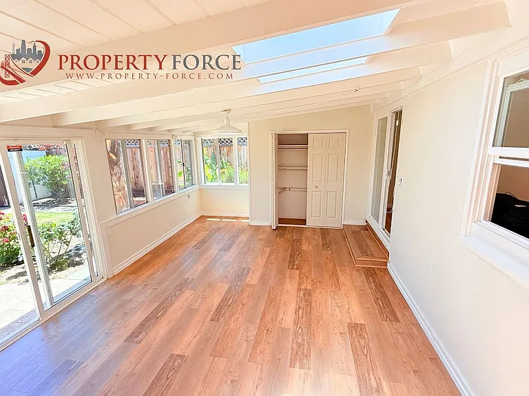 1623 Howard Ave — Photo 35