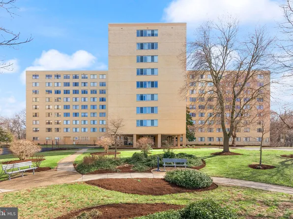 6631 Wakefield Dr APT 213A, Alexandria, VA 22307