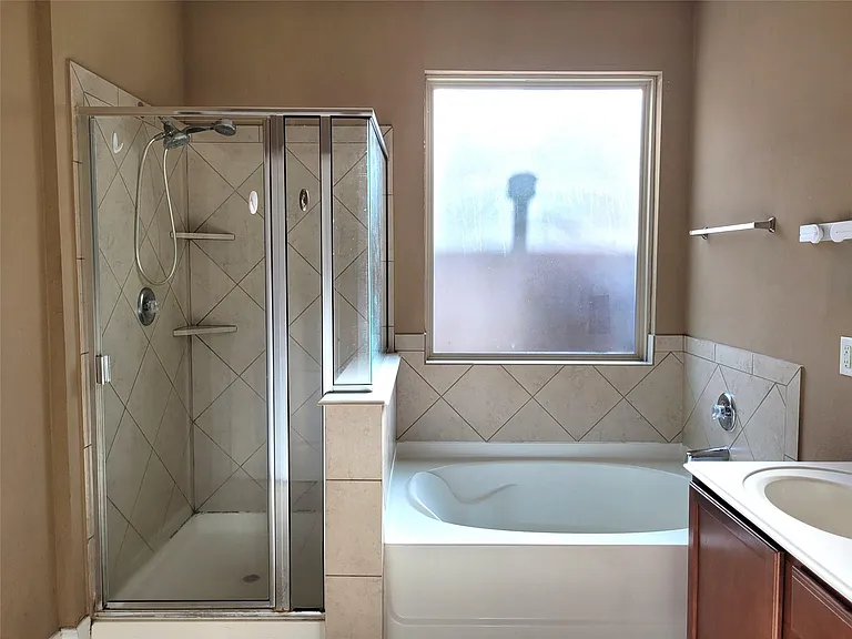 24015 Buffalo Cove Ln — Photo 13