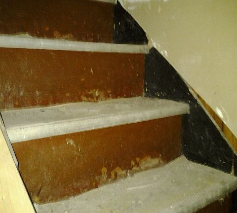 stairs to 2nd floor