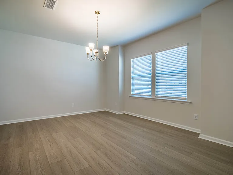 1400 Hollyview Ave — Photo 24