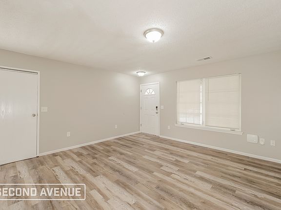 3rd image of 2039 Poplar Ave