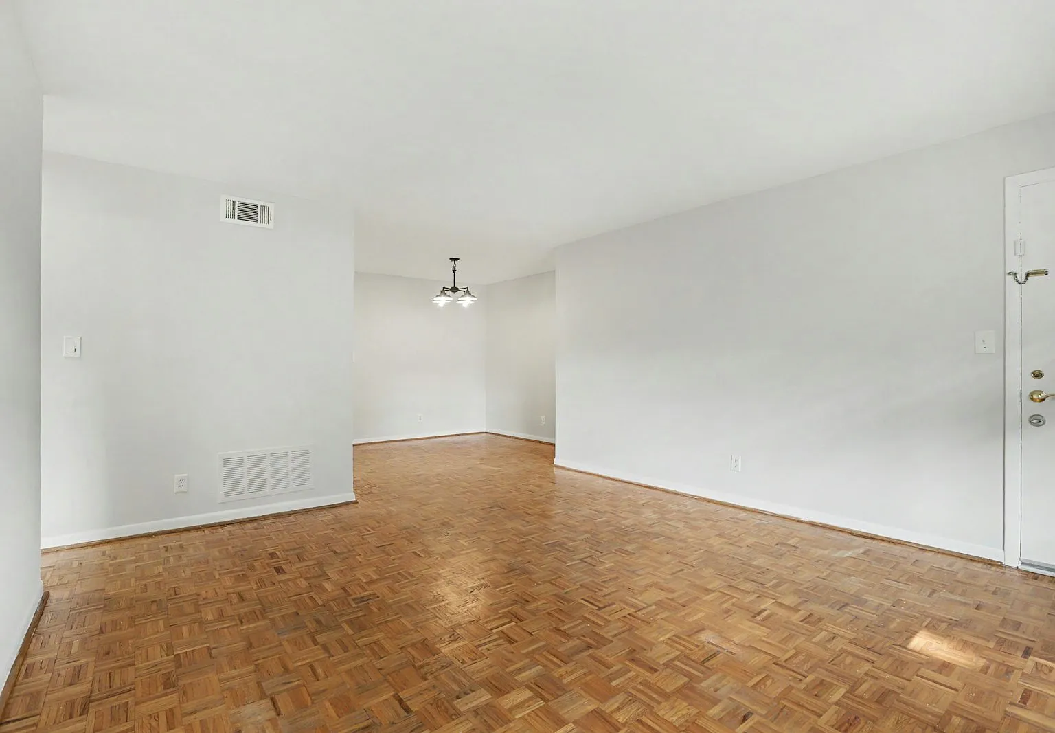 3535 Roswell Road Northeast, Unit E2 — Photo 3