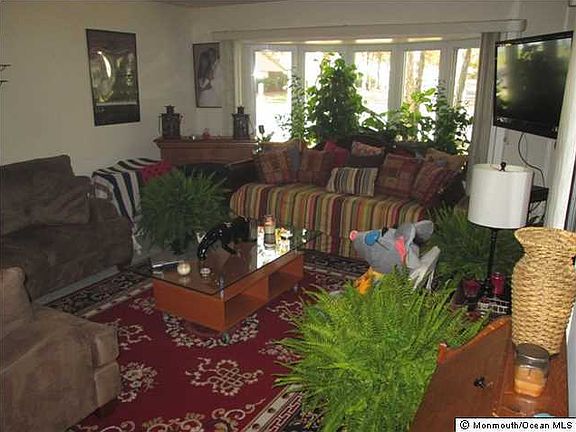 4th image of 635 Huntington Drive #C