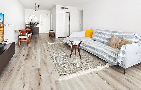 5th image of 1000 West Ave APT 1218