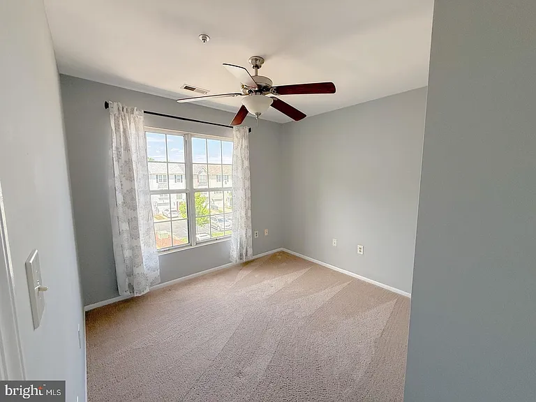 9424 Sea Breeze Ct — Photo 25