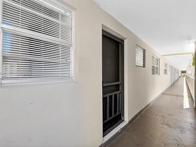 1710 NE 191st St #206 — Photo 35