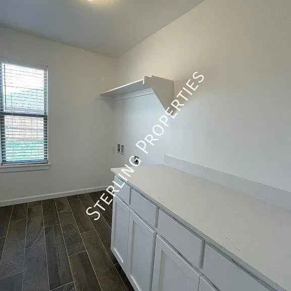 6605 N West 154th St — Photo 22