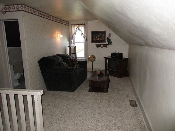 3rd image of 709 N 13th St