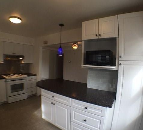 5th image of 1673 Algiers Dr