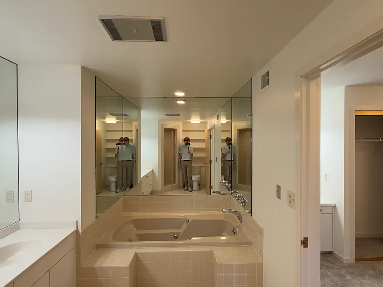 Chelsea Condos — Photo 63
