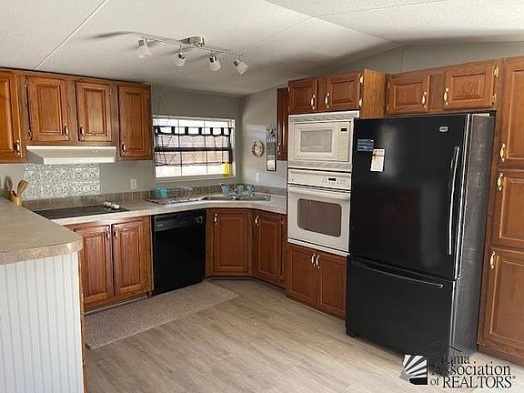 3rd image of 13159 E 47th Dr