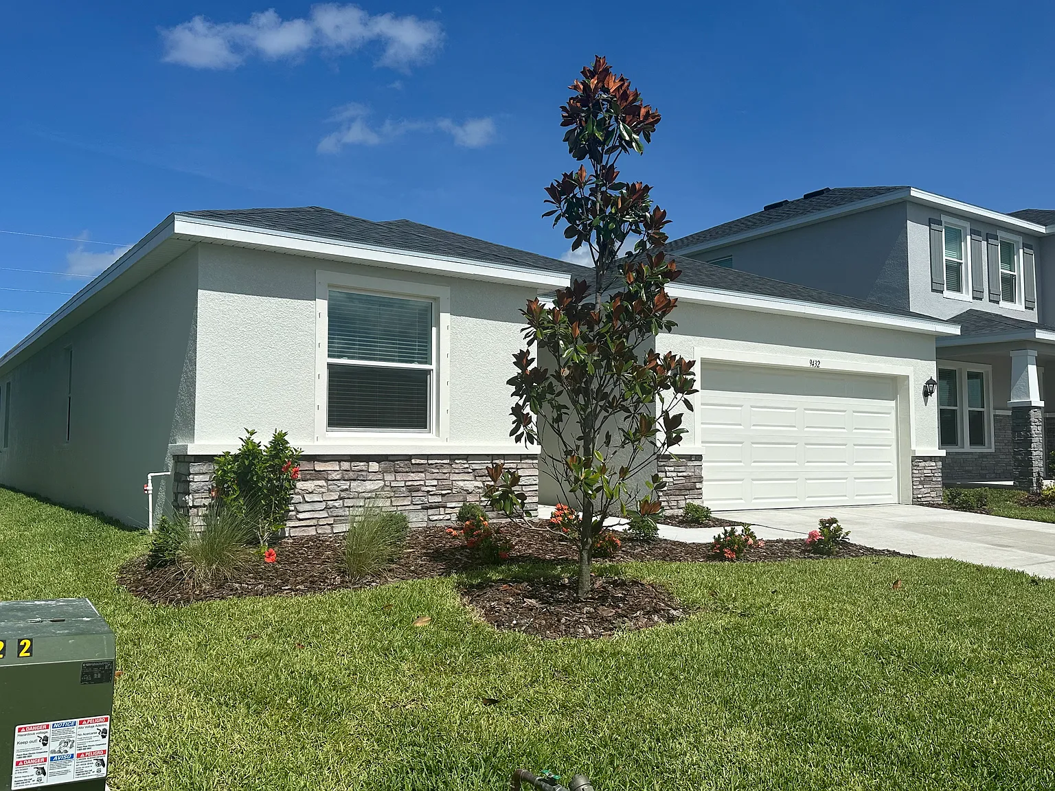 4 bed, 2.5 bath, 2045 sqft, $2,899 — Photo 3