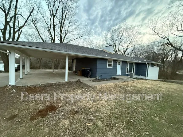 9900 Richmond Dr, Kansas City, MO 64134