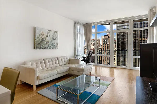 Rented by Compass | media 13