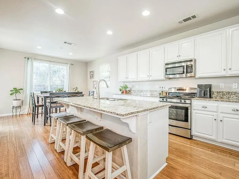 3816 N Carriage Ave — Photo 10