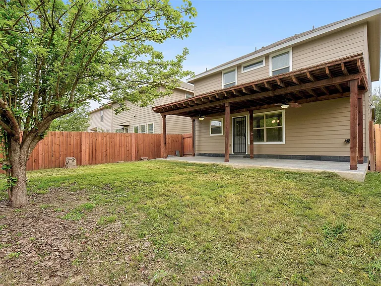 7201 Outfitter Dr — Photo 23