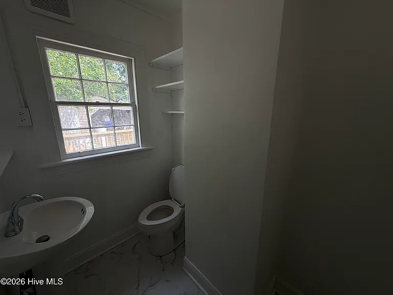 2519 S Memorial Dr — Photo 13