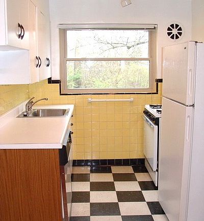 2nd image of 4014 Paxton Ave APT D