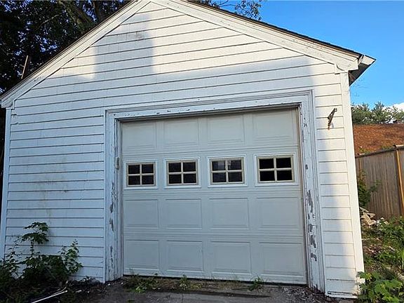 2nd image of 20 Intervale Rd