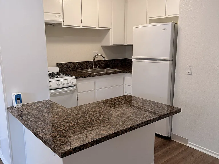 Concord Square Apartments — Photo 43