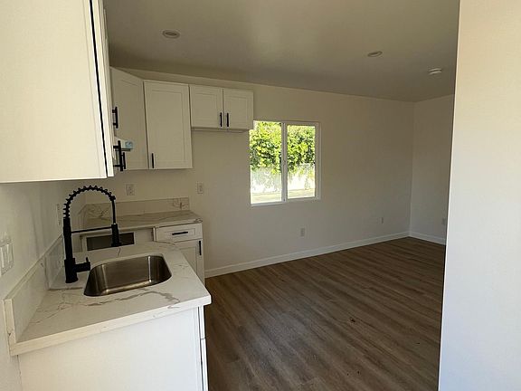 2nd image of 10225 1/2 Vena Ave #10225-1/2