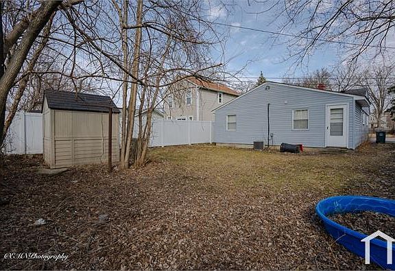 3rd image of 23361 Stauber Ave